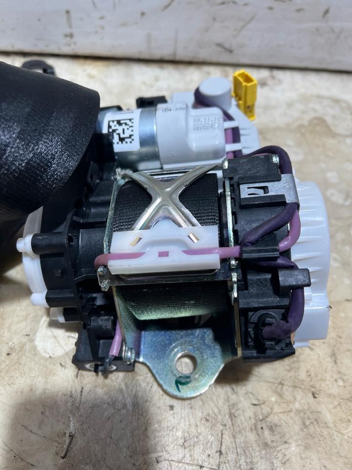 Audi A8 4H Gurt Sicherheitsgurt Vorne 4H0857705A 4H0857706A – Bild 4