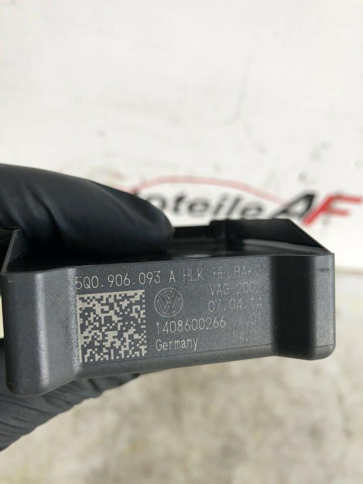 VW Golf 7 VII Kraftstoffpumpe Steuergerät 5Q0906093A – Bild 4