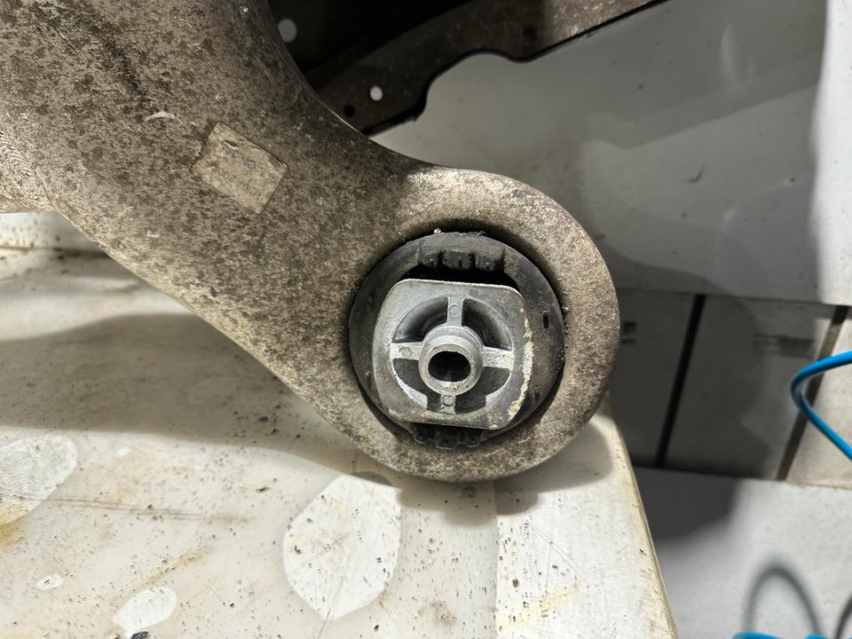 Mercedes S-Klasse W221 Hinterachse Achsträger A2213500408 – Bild 5