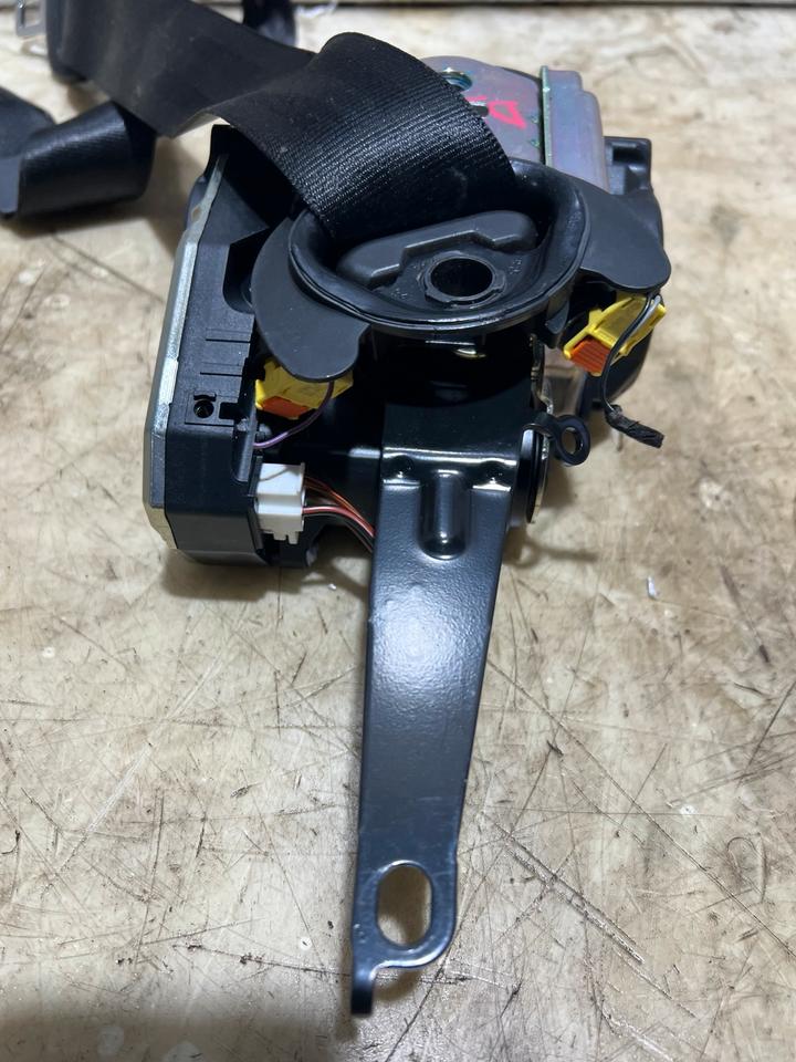 Audi A4 B9 8W Sicherheitsgurt Gurt Vorne 629855400 629855300 – Bild 15