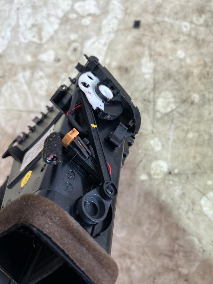 Audi Q5 8R Luftströmer Frischluftdüse Vorne Links 8R1820901G – Bild 4