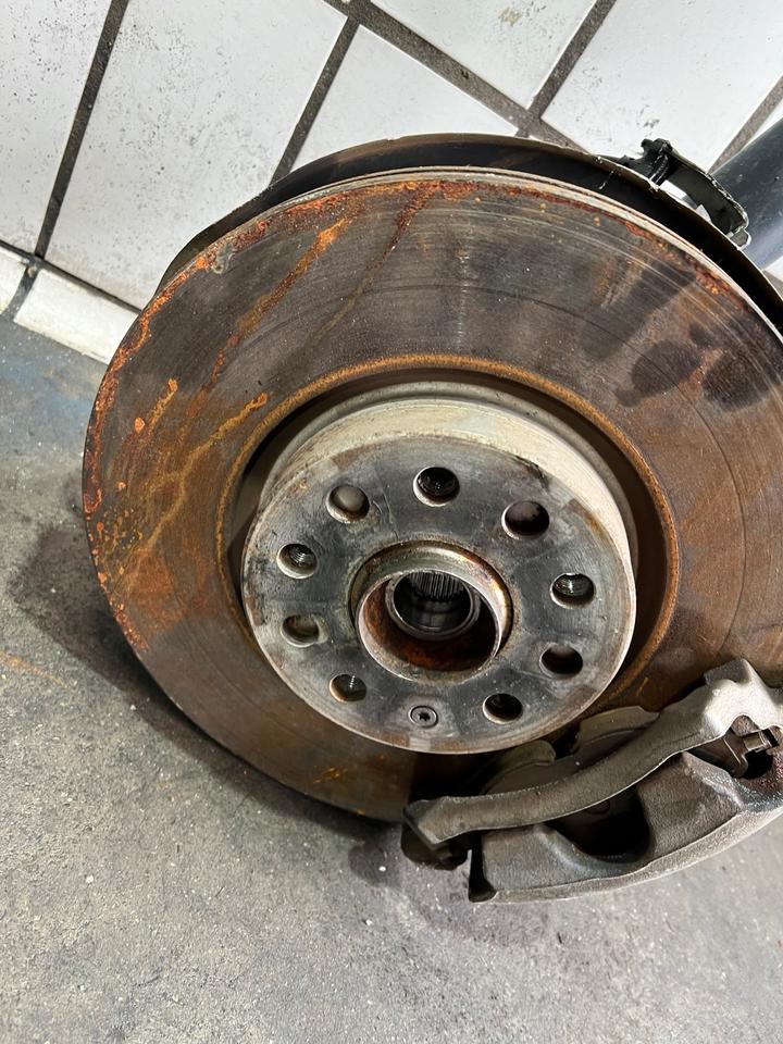 Audi A3 8V Achsschenkel Radnabe Stoßdämpfer Federbein Vorne – Bild 3