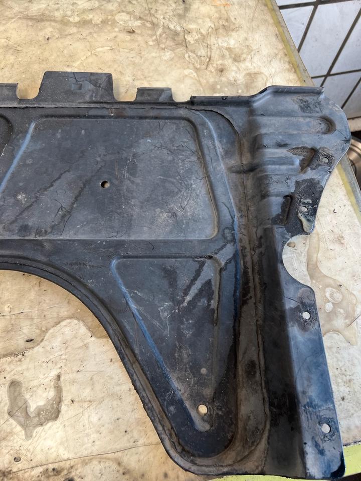 VW Golf 7 VII Unterboden Unterbodenschutz Abdeckung 5Q0825235A – Bild 7