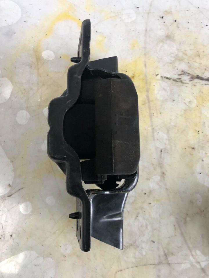 VW Golf 7 VII Passat B8 3G Motorhalter 5Q0199555R – Bild 4