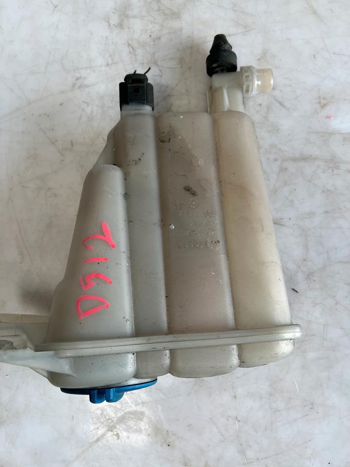 Audi A4 B8 8K A5 8T Ausgleichsbehälter Behälter 8K0121405F – Bild 3