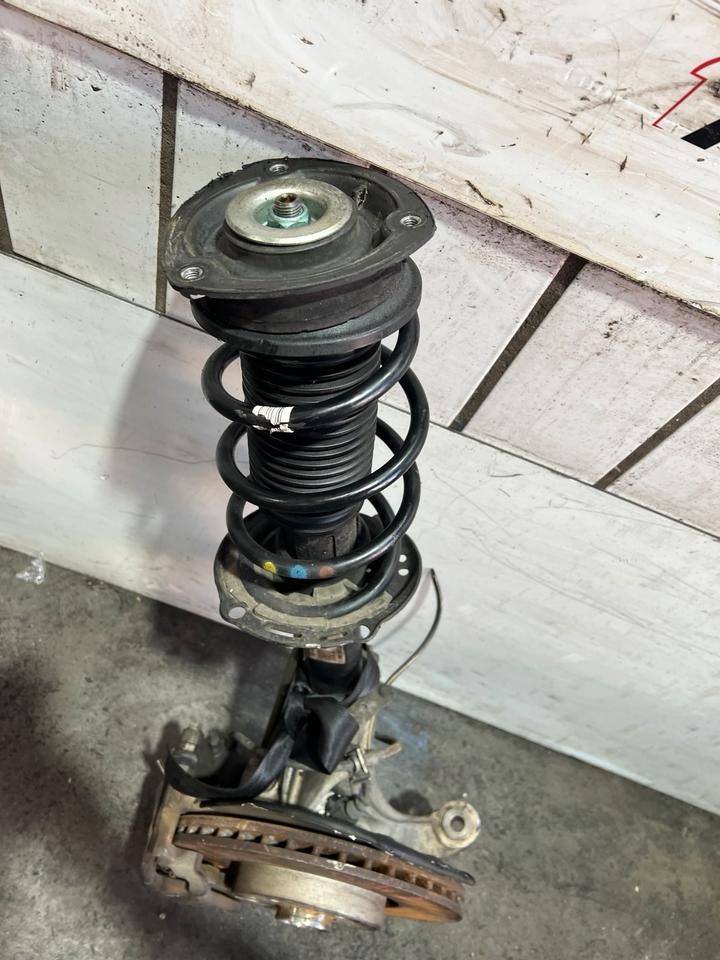 VW Passat B8 3G Achsschenkel Radnabe Bremssattel Vorne – Bild 8