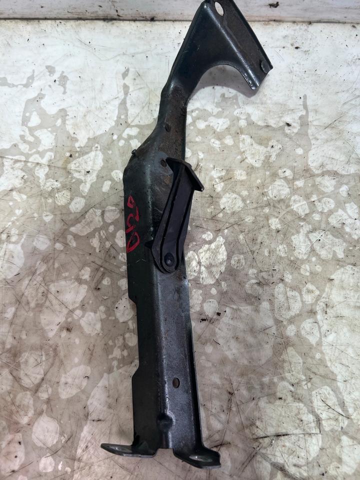 Audi A4 B8 8K Allroad Halterung Rechts Links 8K9821136A – Bild 7