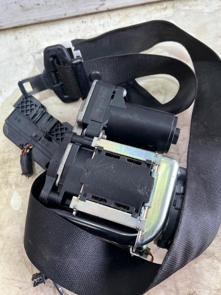 BMW 6er F06 Sicherheitsgurt Gurt Gürtel Vorne Rechts – Bild 4
