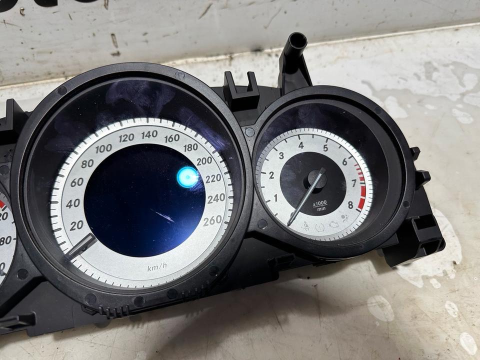 Mercedes W204 S204 Tacho Tachometer Kombiinstrument A2049004009 – Bild 6