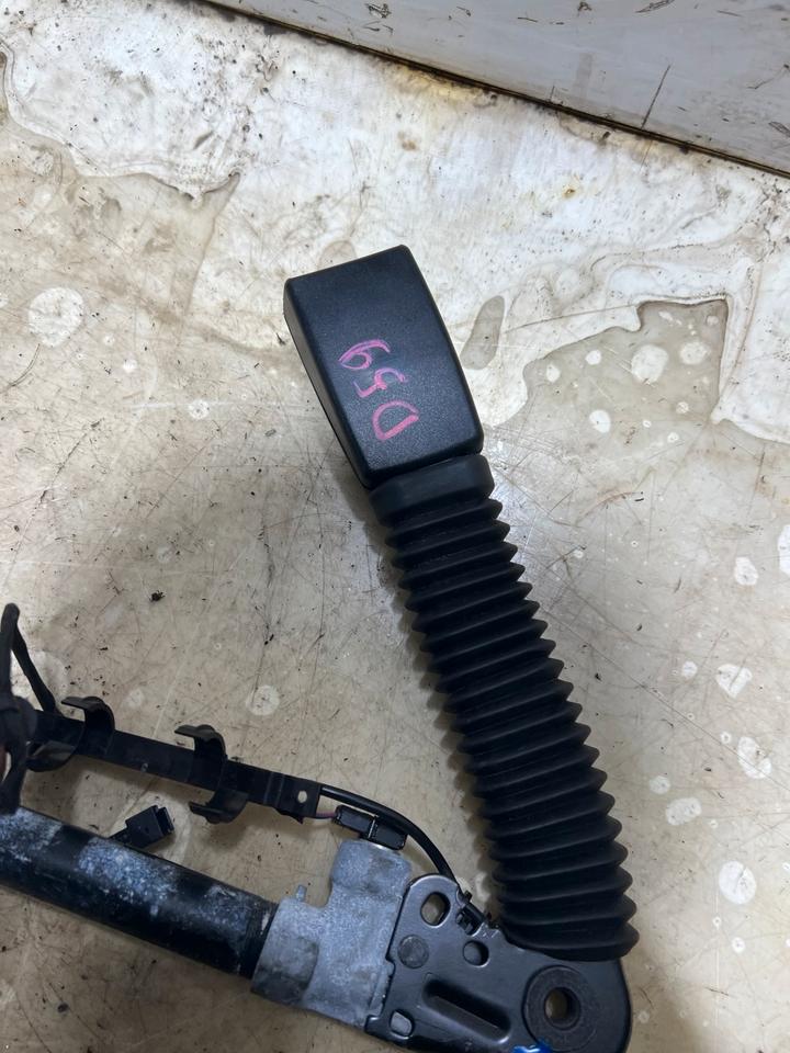 BMW 5er F10 F11 Gurtstraffer Gurtschloss Vorne Rechts Links – Bild 4