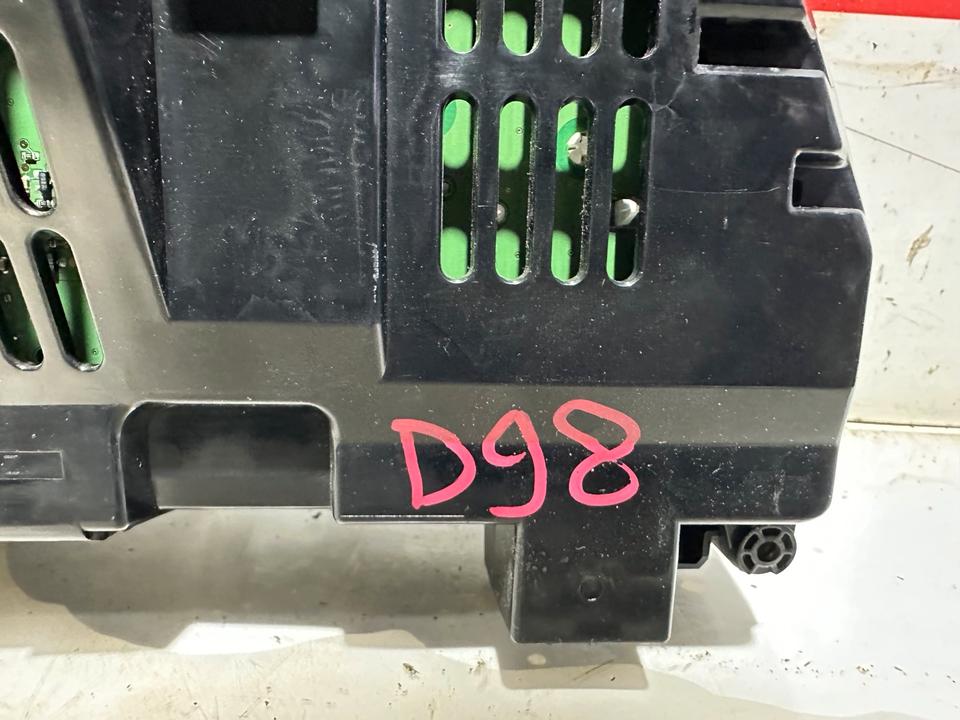 Mercedes W204 S204 Tacho Tachometer Kombiinstrument A2049004009 – Bild 11