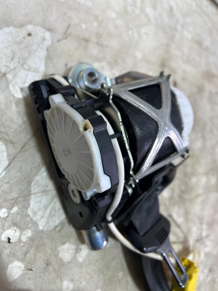 VW Passat B6 3C Sicherheitsgurt Gurt Vorne 3C1857706R – Bild 6