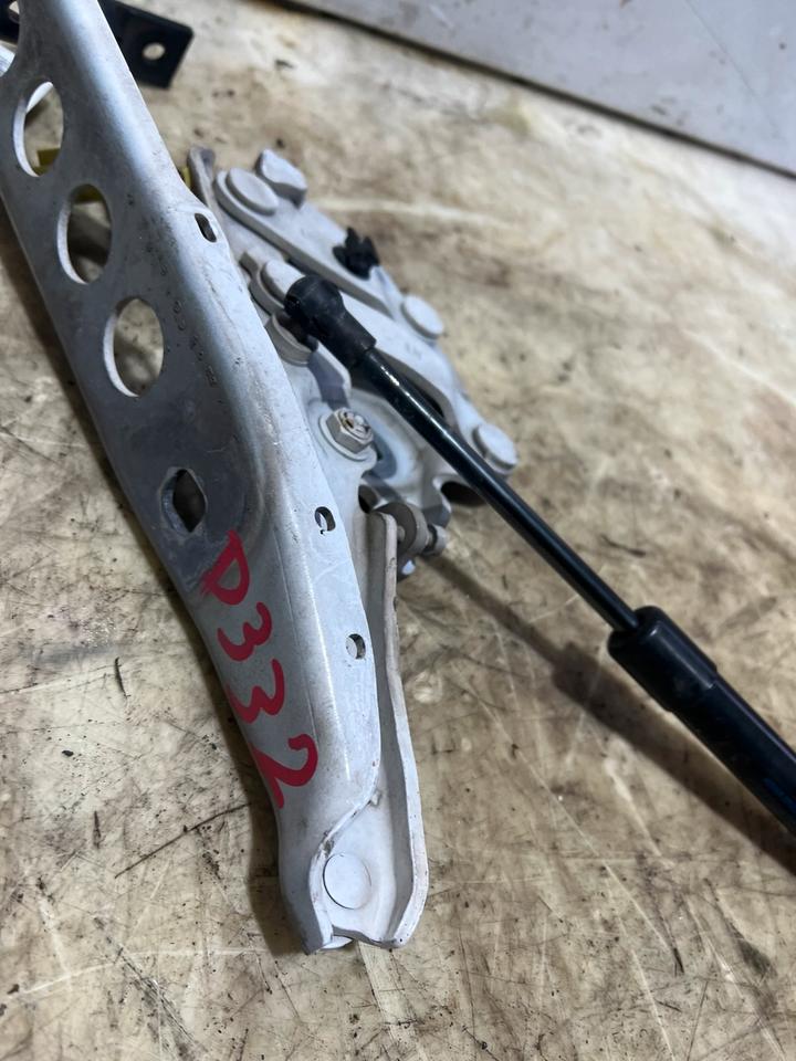 Audi A8 S8 4H Motorhaube Scharniere Scharnieren 4H0823823D – Bild 12