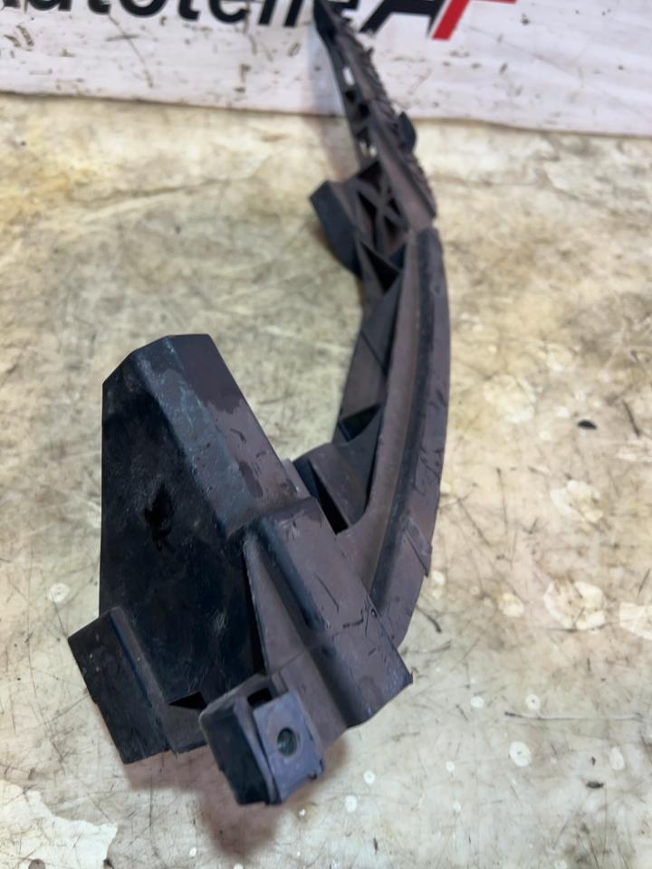 Audi Q3 8U Scheinwerfer Halter Links 8U0805607A – Bild 2