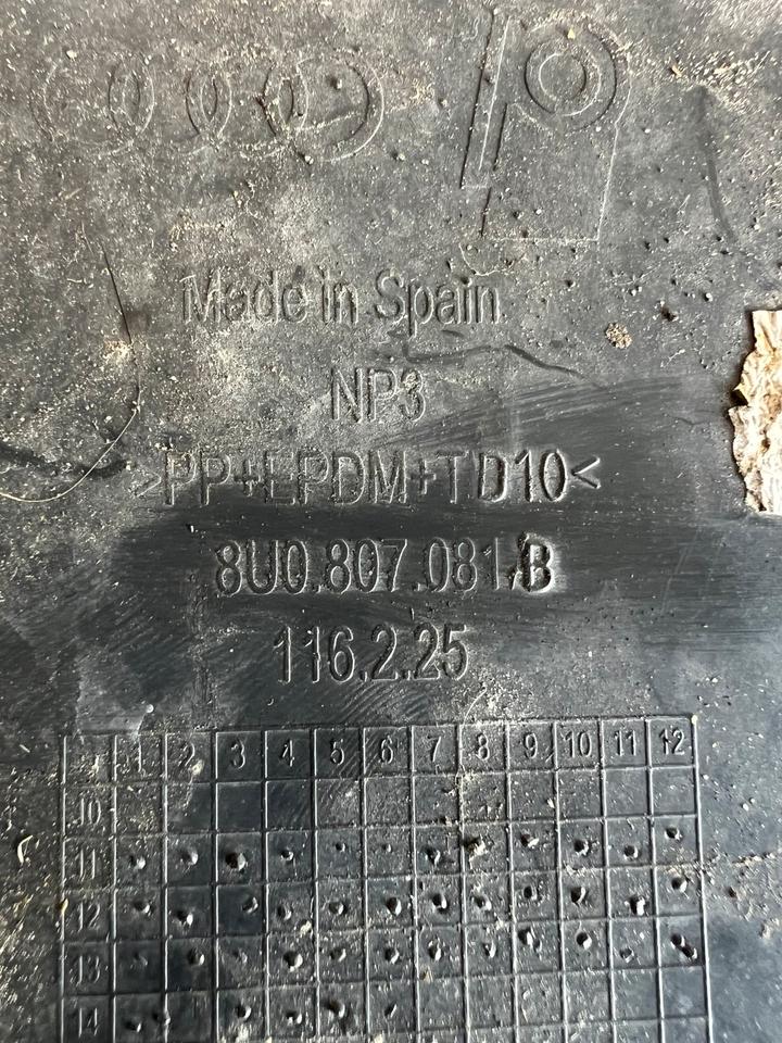 Audi Q3 8U Schloßträger Abdeckung Blende Vorne 8U0807081B – Bild 4