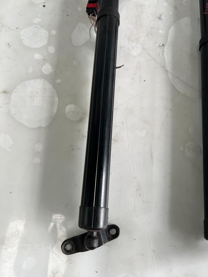 VW Sharan 7N Gasdruckfeder Links Rechts 7N0827711 7N0827712 – Bild 5