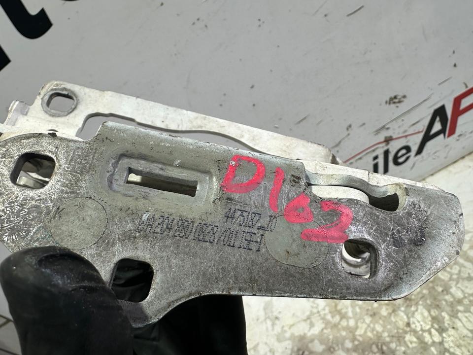 Mercedes W204 S204 Motorhauben Scharniere A2048800828 A2048800728 – Bild 9