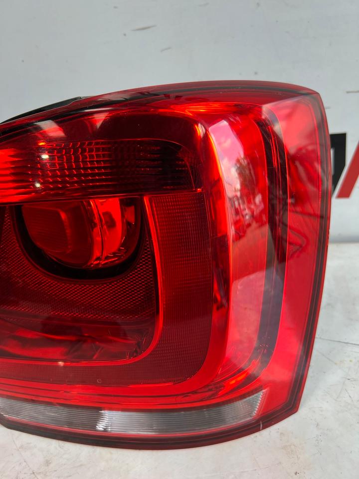 VW Polo 6R Heckleuchte Rückleuchte Rücklicht Leuchte Hinten – Bild 4