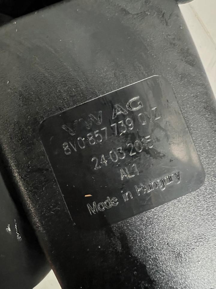 Audi A3 8V Gurtschloss Hinten 8V0857739 – Bild 4