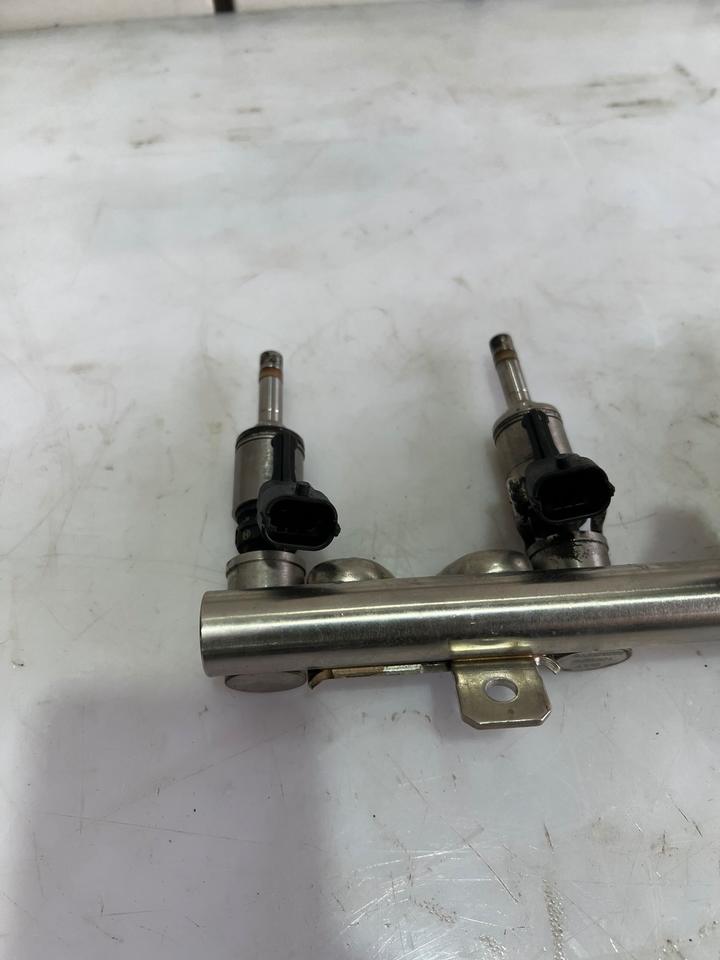 BMW 1er F20 F21 116i N13 Einspritzleiste Einspritzventil 7591623 – Bild 2