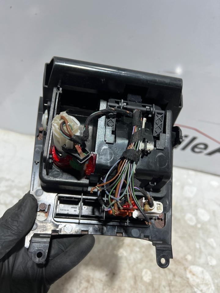 VW Golf 5 V Ablagefach Aschenbecher Vorne 1K0857961 – Bild 5