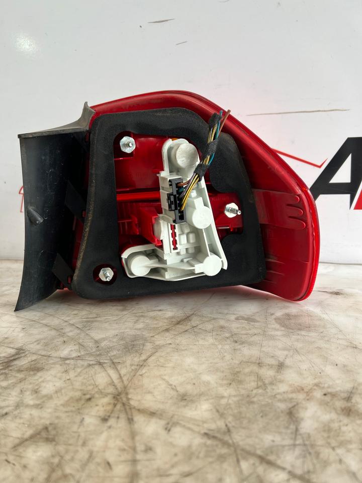 BMW 3er E90 Heckleuchte Rückleuchte Hinten – Bild 8