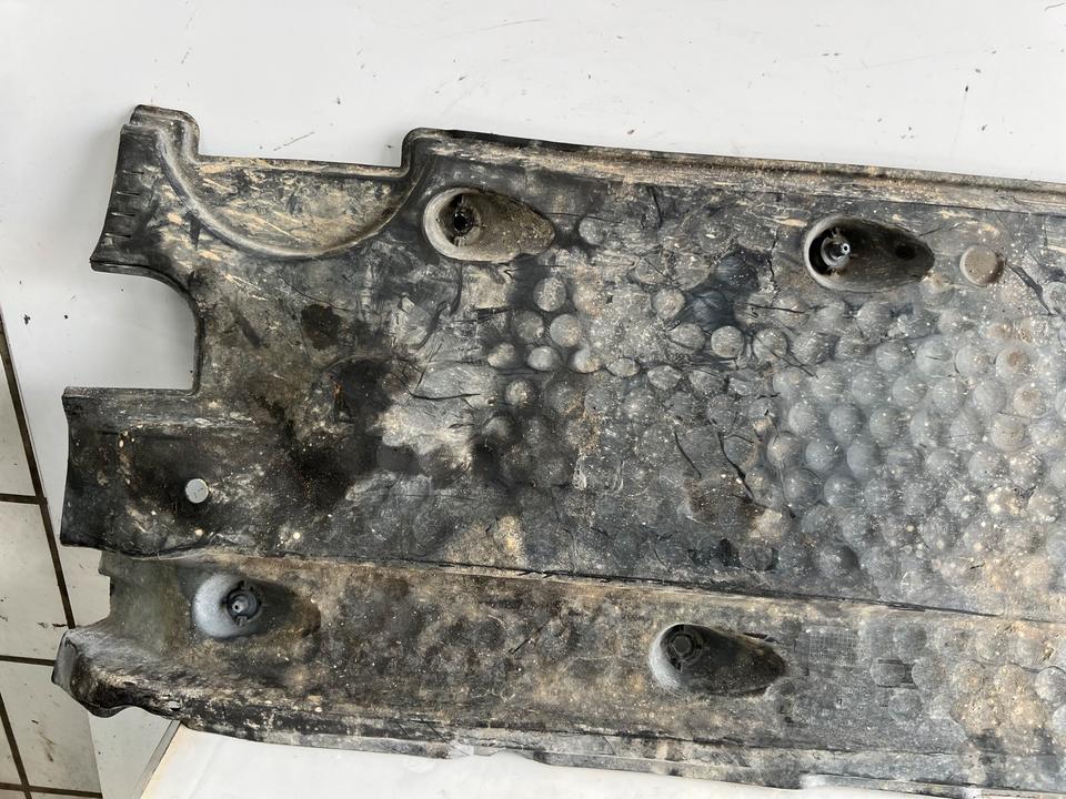 VW Tiguan 5N Unterboden Unterfahrschutz Links 5N0825201 – Bild 4