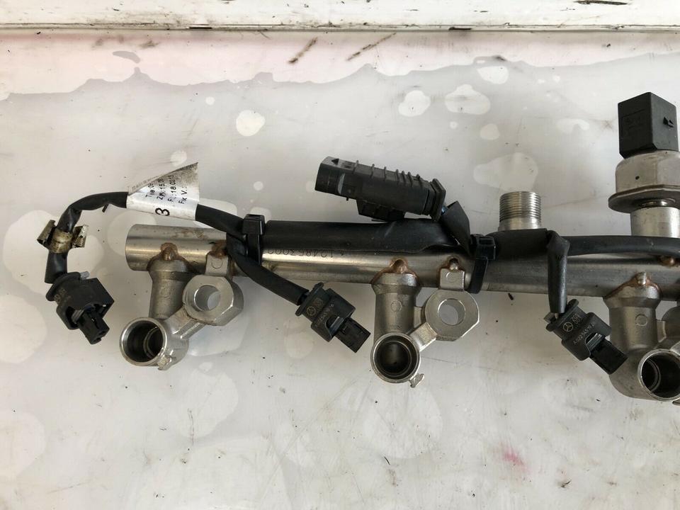 Mercedes W204 W212 Einspritzleiste A2710705195 – Bild 3