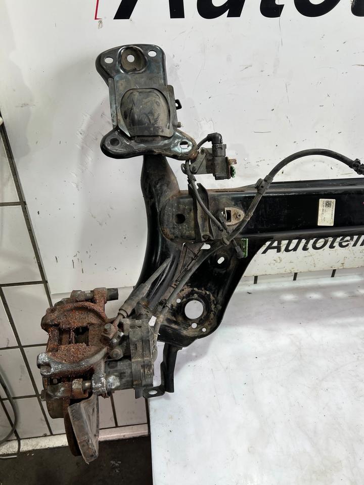 VW Golf 7 VII Hinterachse Achse Träger Hinten 5Q0501049AF – Bild 2