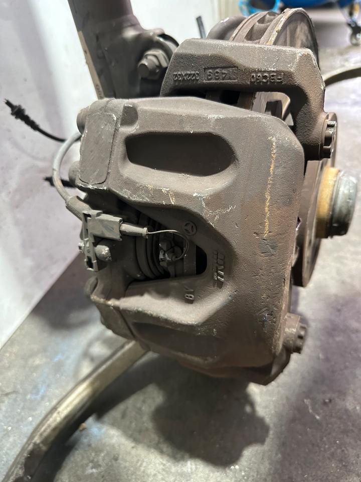 Mercedes W212 Achsschenkel Radnabe Stoßdämpfer Bremssattel – Bild 5