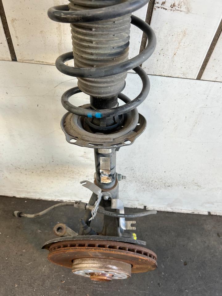 VW Golf 7 VII A3 8V Achsschenkel Radnabe Stoßdämpfer Vorne – Bild 12