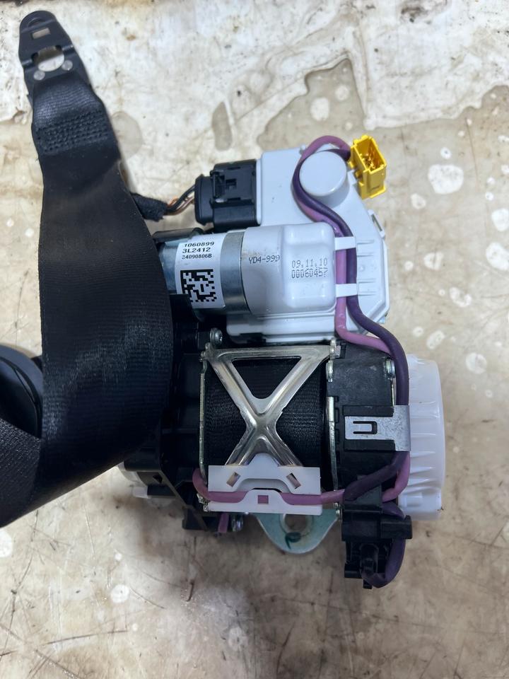 Audi A8 4H Gurt Sicherheitsgurt Vorne 4H0857705A 4H0857706A – Bild 3