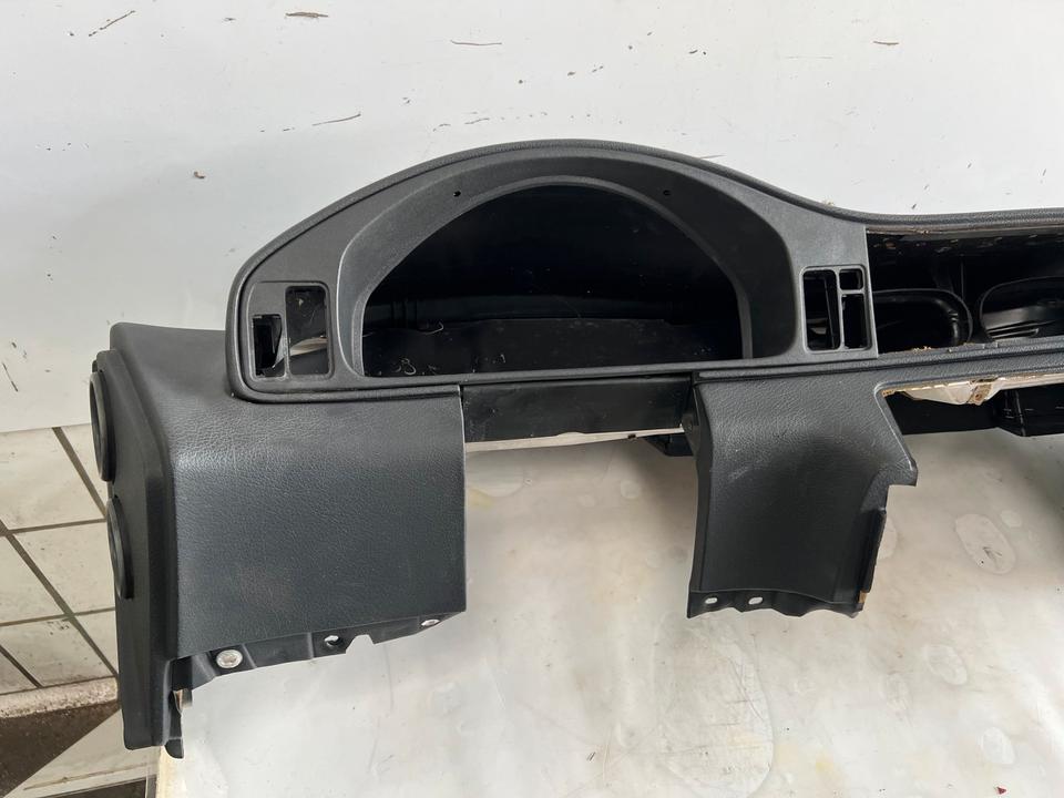 BMW 8er E31 850Ci Armaturenbrett Cockpit Vorne Mittelkonsole – Bild 8