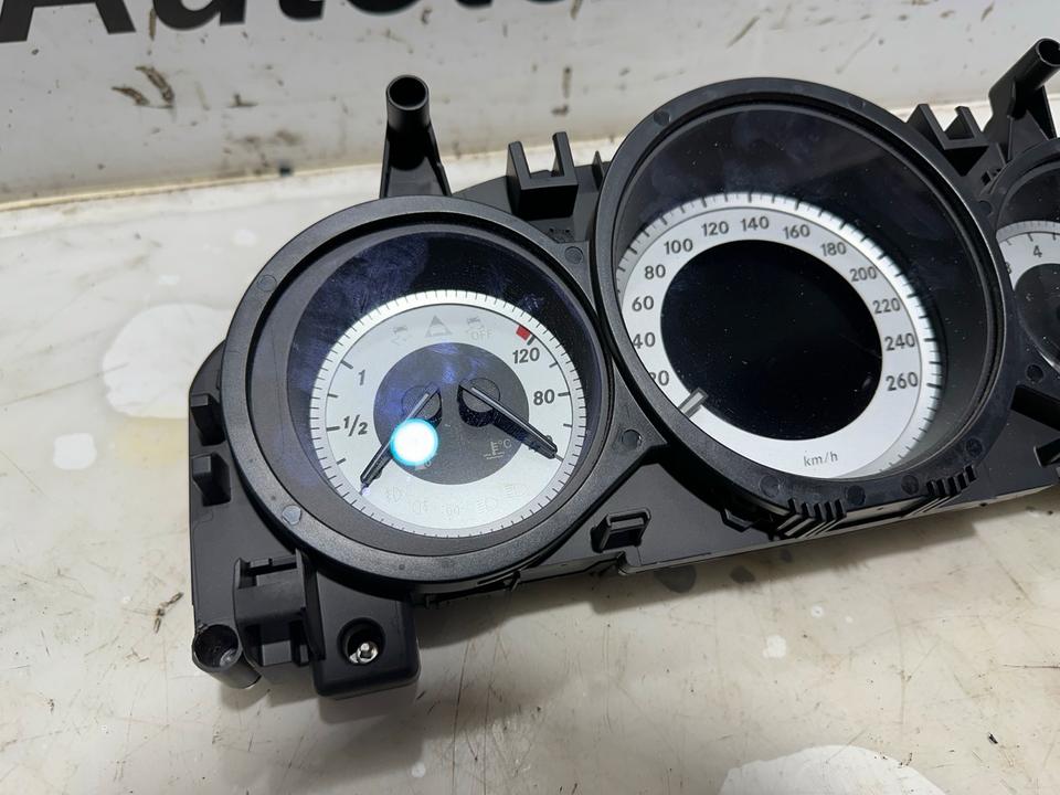Mercedes W204 S204 Tacho Tachometer Kombiinstrument A2049004009 – Bild 5