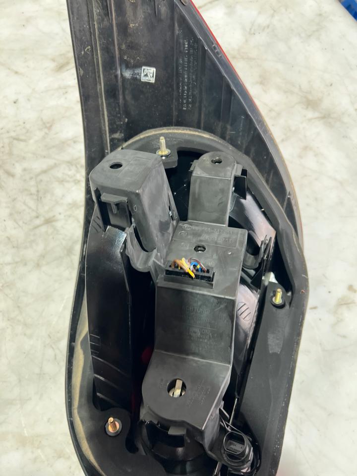 BMW 5er E60 Heckleuchte Rückleuchte Leuchte Hinten Rechts Links – Bild 14