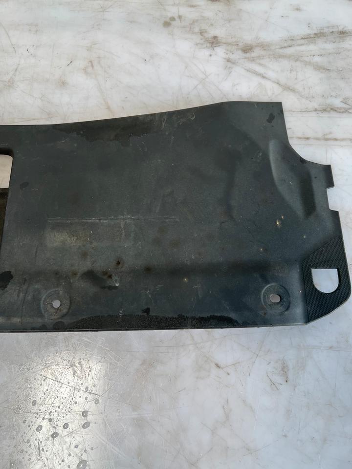 Audi Q3 8U Schloßträger Abdeckung Blende Vorne 8U0807081B – Bild 2