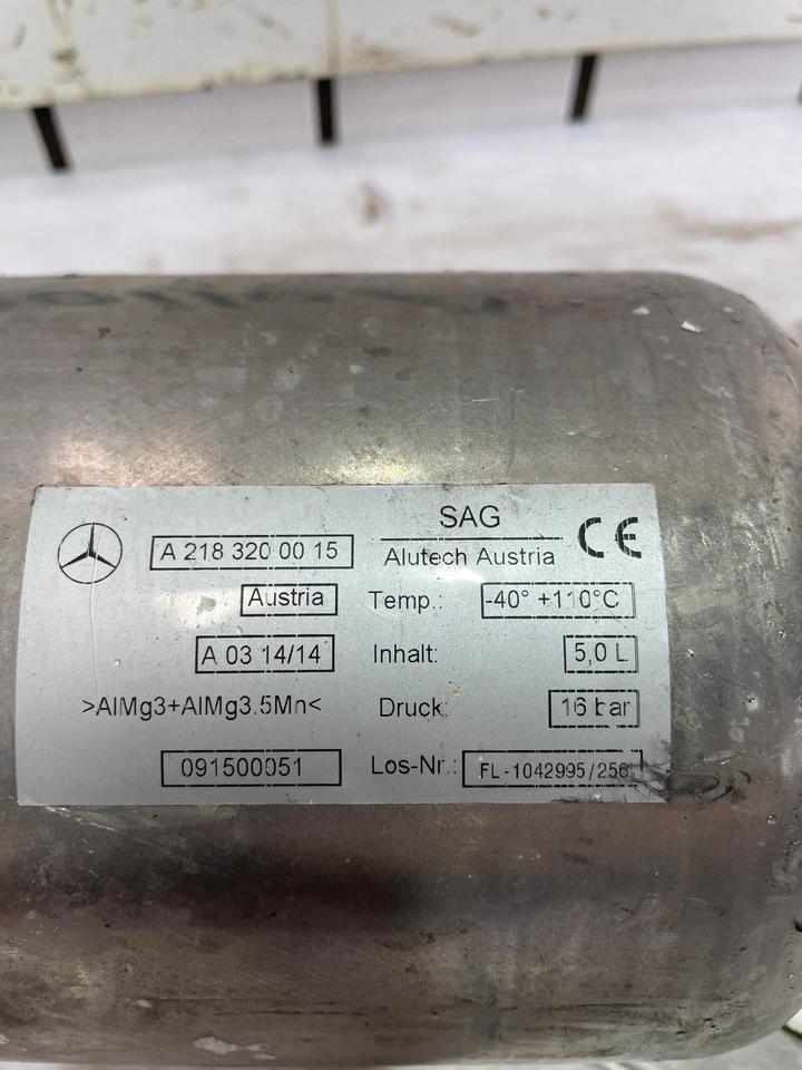 Mercedes CLS W218 Druckspeicher Druckbehälter A2183200015 – Bild 3