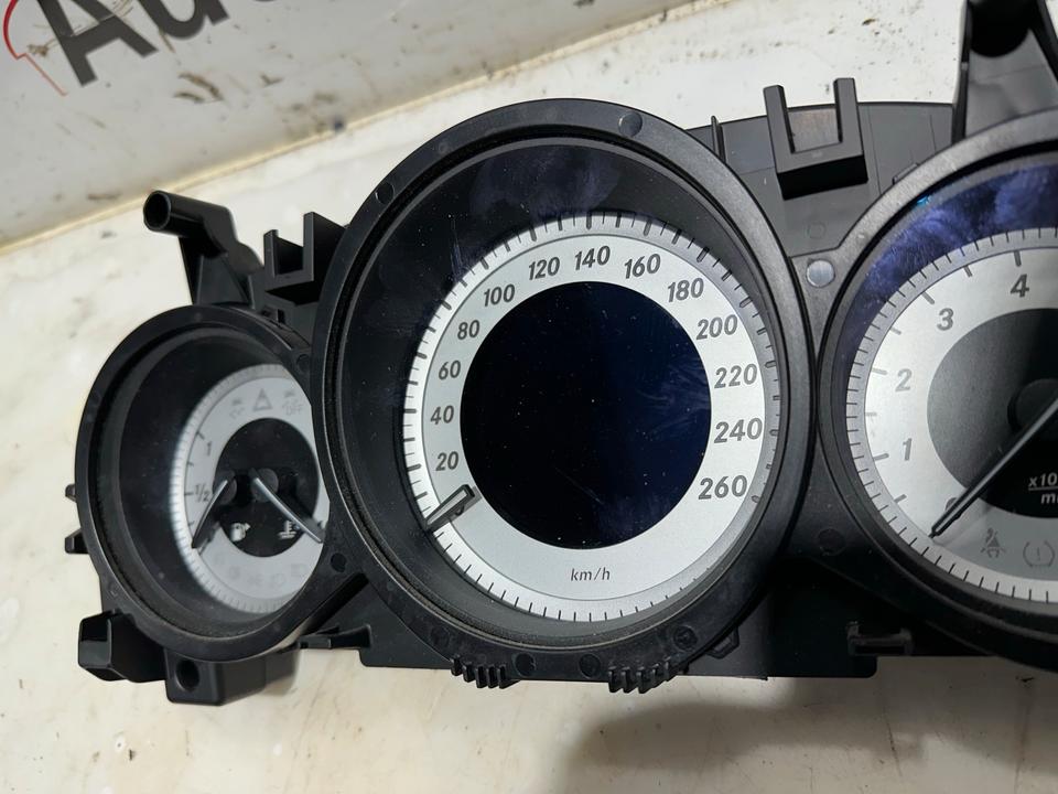 Mercedes W204 S204 Tacho Tachometer Kombiinstrument A2049004009 – Bild 3
