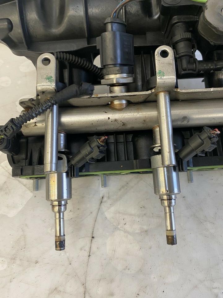 Audi A3 8P Ansaugbrücke Saugrohr 06J133135AK – Bild 3