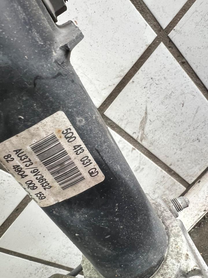 Audi A3 8V Achsschenkel Radnabe Stoßdämpfer Federbein Vorne – Bild 8