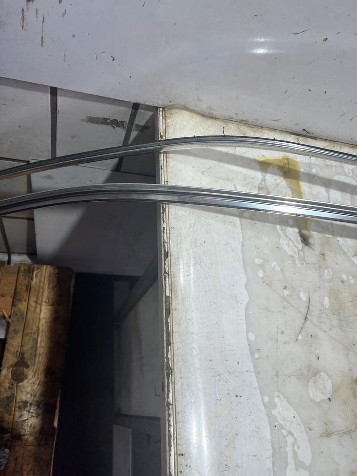 Mercedes E-Klasse W212 Fensterleiste Blenden A2126900780 – Bild 4