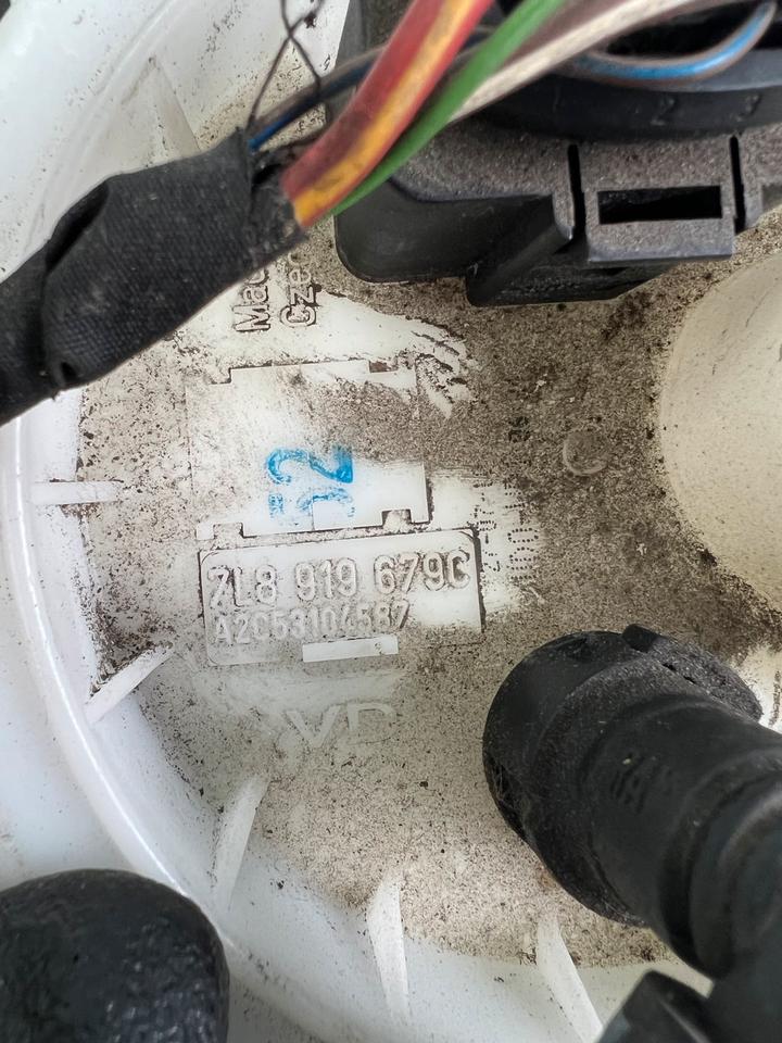 Audi Q7 4L Kraftstoffpumpe Benzinpumpe 7L8919679C – Bild 5