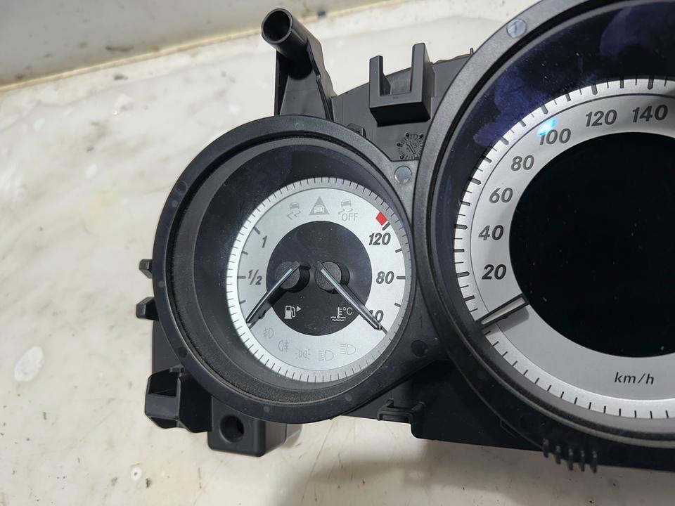 Mercedes W204 S204 Tacho Tachometer Kombiinstrument A2049004009 – Bild 4