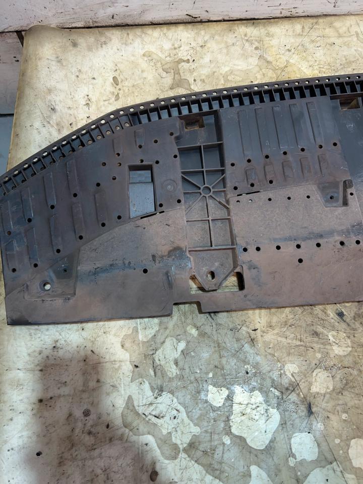 Audi Q3 8U Stoßstange Halter Schließteil Vorne 8U0807233A – Bild 9