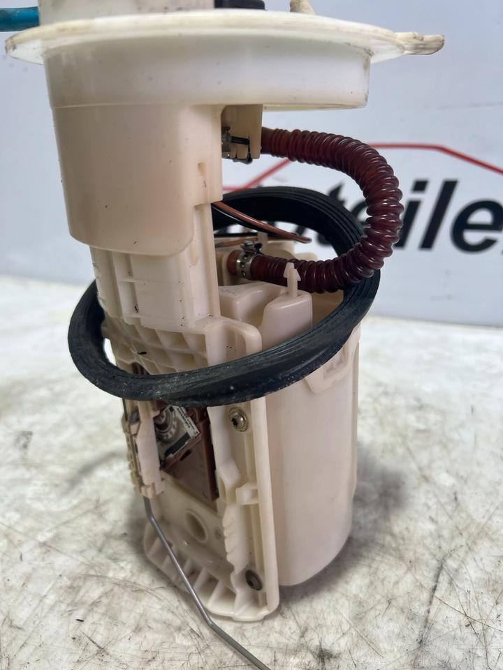 VW Golf 5 V Kraftstoffpumpe Benzinpumpe 1K0919051M – Bild 7