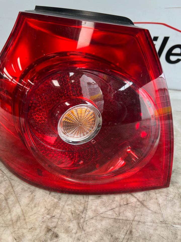 VW Golf 5 V Heckleuchte Rückleuchte Hinten – Bild 4