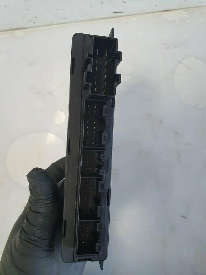 Audi A6 Türverriegelung Steuergerät VDO Mannesmann 4B0962258M – Bild 2