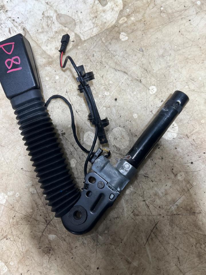 BMW 5er F10 F11 Gurtstraffer Gurtschloss Vorne Rechts Links – Bild 8