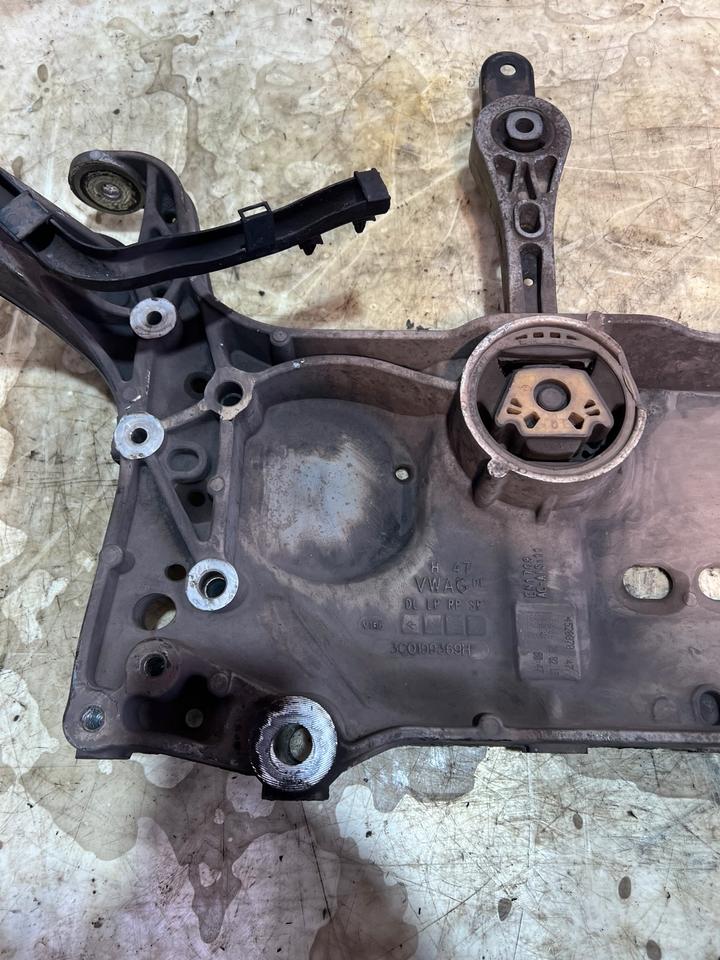 VW Audi Q3 8U Achse Vorderachse Vorderachsträger 3C0199369H – Bild 5