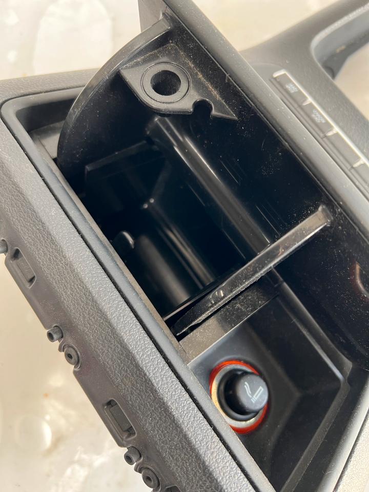 VW Tiguan 5N Aschenbecher Mittelkonsole 5N2857961B – Bild 3